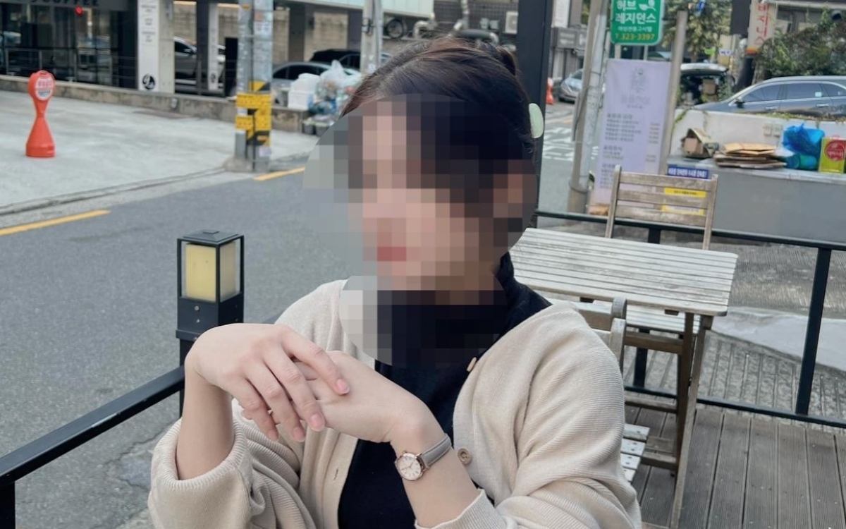 Người mẹ ngã quỵ khi nghe tin con mất sau thảm kịch giẫm đạp ở Seoul
